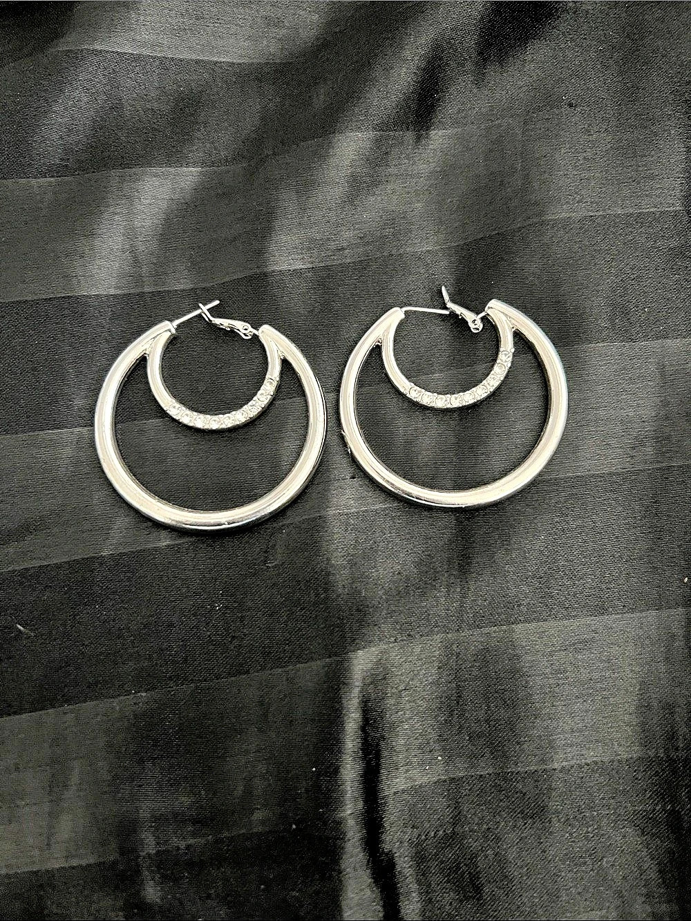 Double Hoop Earrings in Silver Like New
